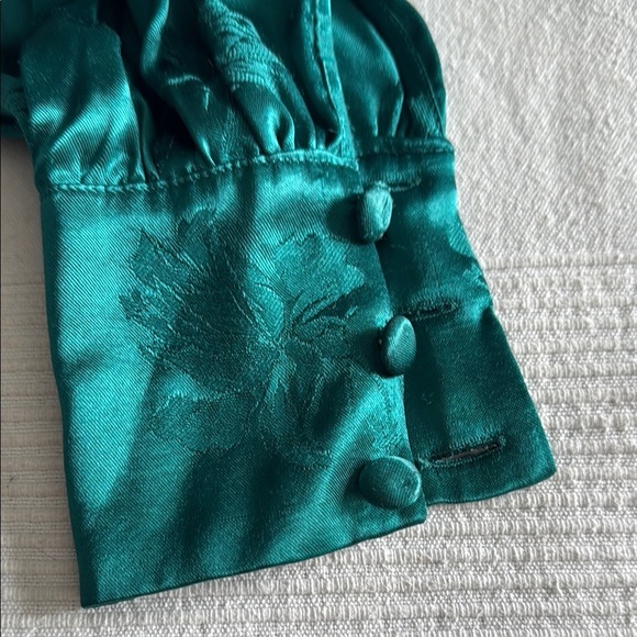 Lovers + Friends Sutton Green Puff Sleeve Tie Front Blouse Size Small NWOT - Picture 6 of 9